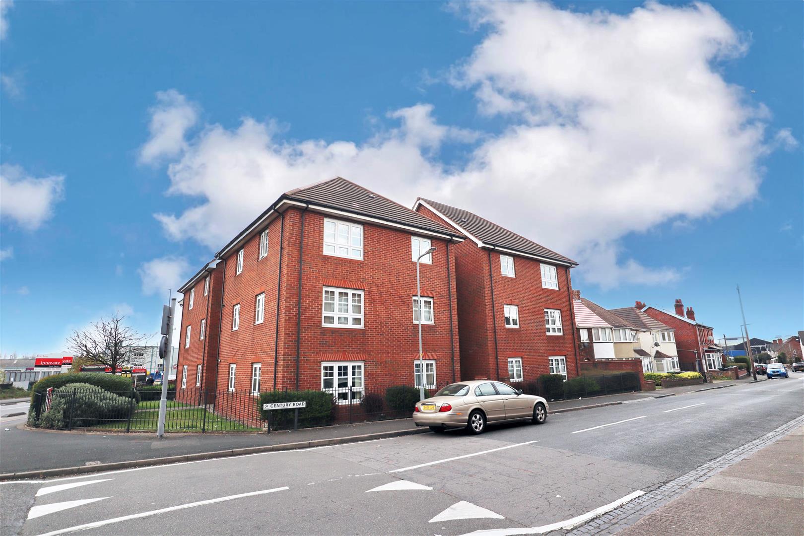 2 Bedroom Property For Sale in Oldbury £100,000